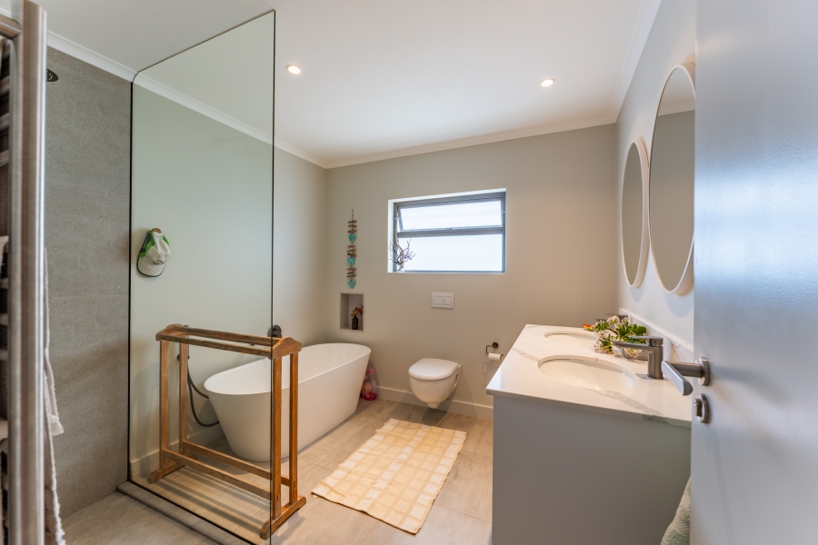 4 Bedroom Property for Sale in Cape St Francis Eastern Cape